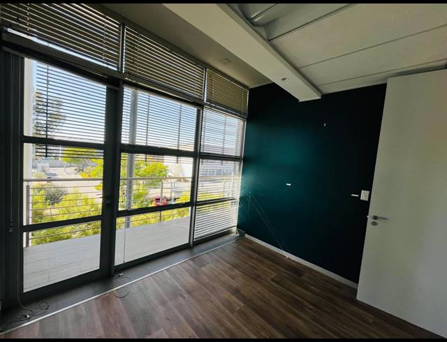 183M² OFFICE FOR SALE IN BROADACRES